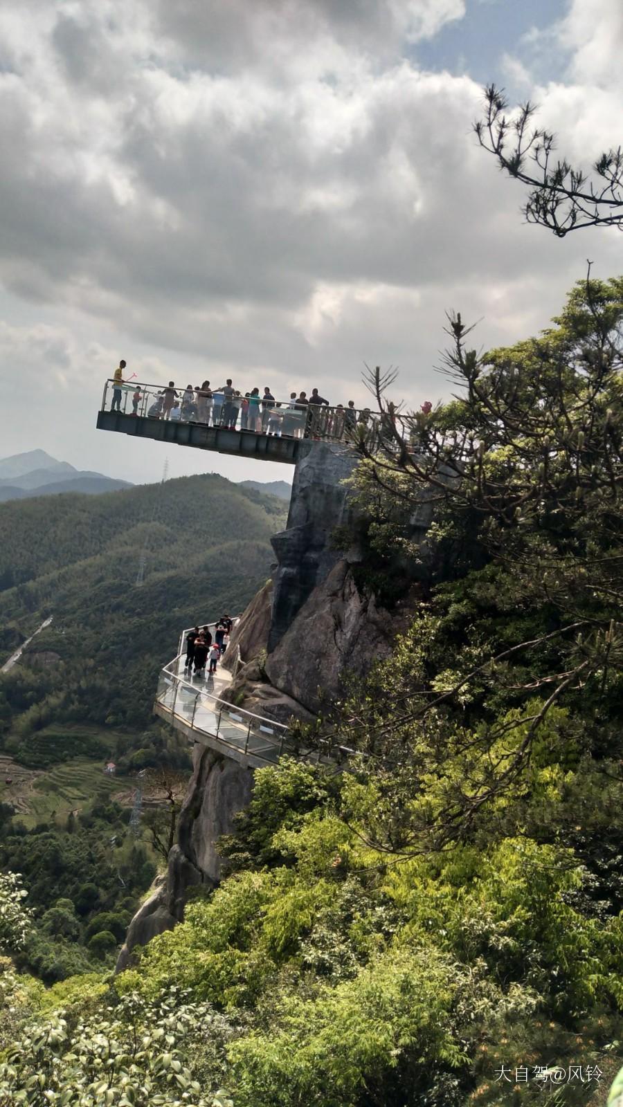 梅花山玻璃栈道