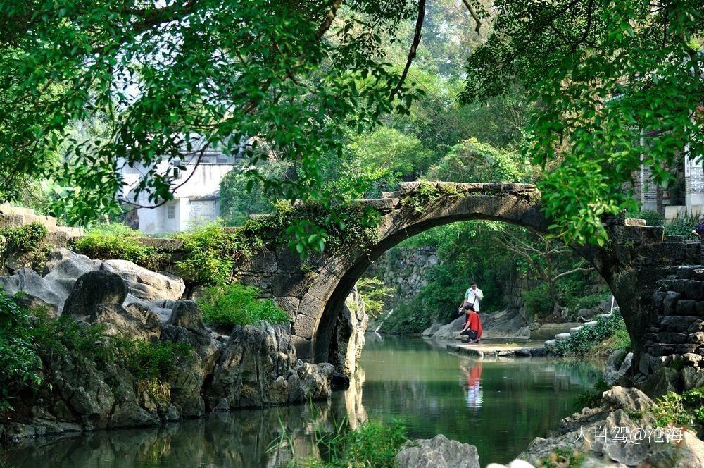 勾漏洞风景区