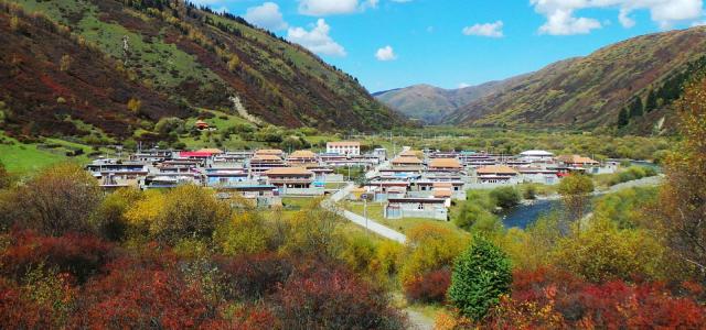 重庆出发川西甘南精致小环线：米亚罗-神座村-郎木寺-扎尕那5日自驾游