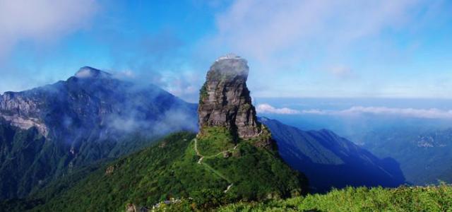 贵阳集合贵州黔东南6日落地自驾游：青岩古镇-西江千户苗寨-梵净山6日体验苗寨风情