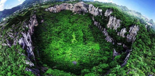 西安出发黔西南7日自驾游：黄果树瀑布-万峰林-马岭河大峡谷7日贵州之旅