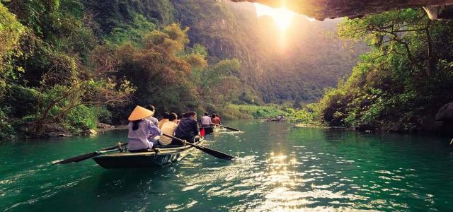 广东出发越南越美7日自驾游：下龙湾-巴亭广场-陆龙湾-安子山7日越南休闲自驾游