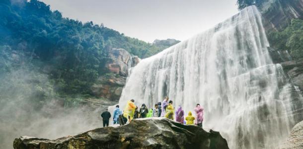 成都出发贵州4日自驾：赤水大瀑布-兴文石海-僰王山4日自驾游