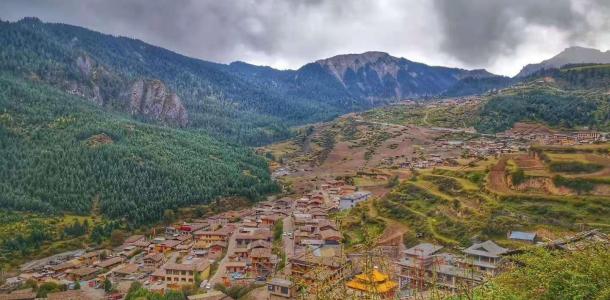 北京出发甘南12日自驾游：崆峒山-扎尕那-四姑娘山-卧龙大熊猫12日自驾游