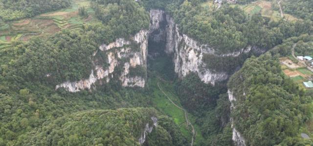 山东出发自驾重庆武隆6日游：瞿塘峡白帝城-万州大瀑布-武隆天坑地缝-蚩尤九黎城6日游