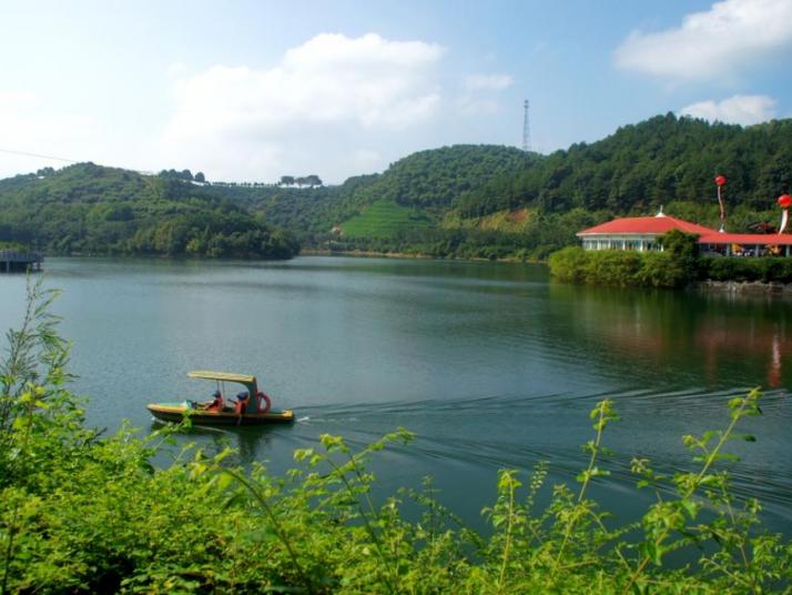 梅州雁鸣湖度假村好玩吗