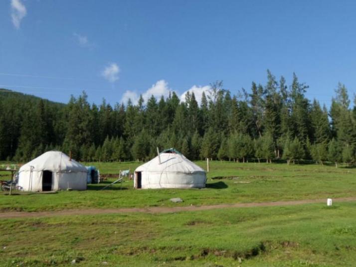 布尔津贾登峪