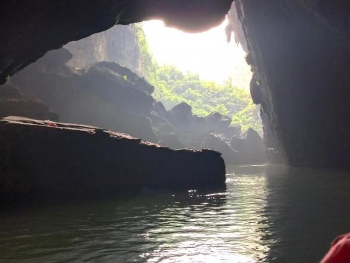 巴马百鸟岩图片