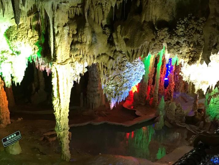 巴马水晶宫景区图片