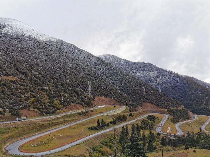 甘孜卡子拉山