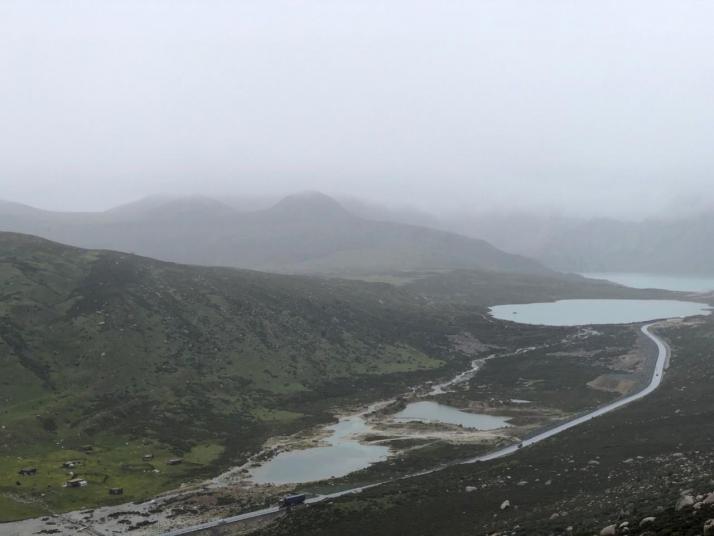 理塘海子山姊妹湖