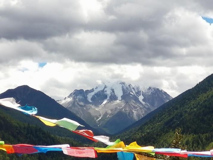 甘孜雅拉雪山图片