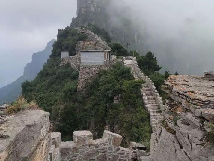 辉县轿顶山景区图片