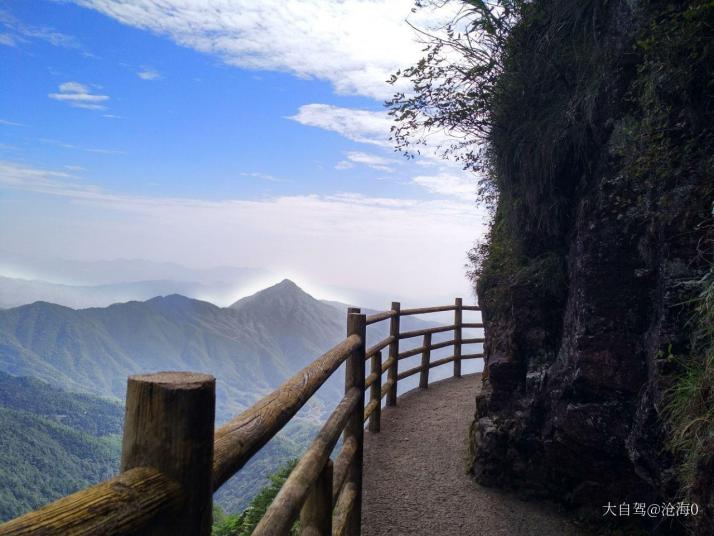 宜春明月山乌云崖景区