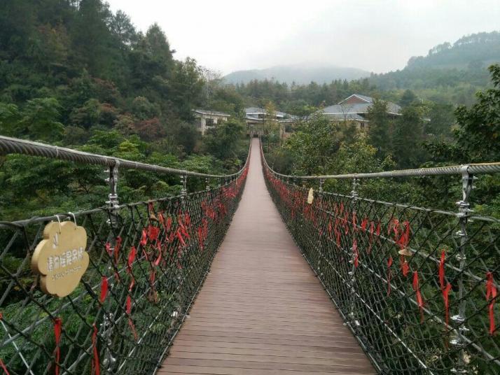 大余丫山卧龙谷图片