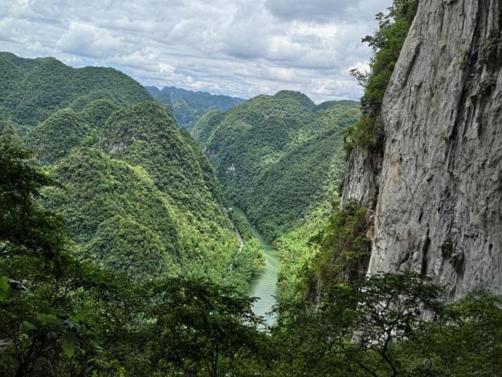 紫云格凸河穿洞风景区好玩吗