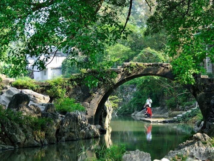 北流勾漏洞风景区图片