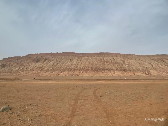 吐鲁番火焰山大峡谷