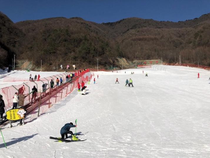 神农架龙降坪滑雪场图片