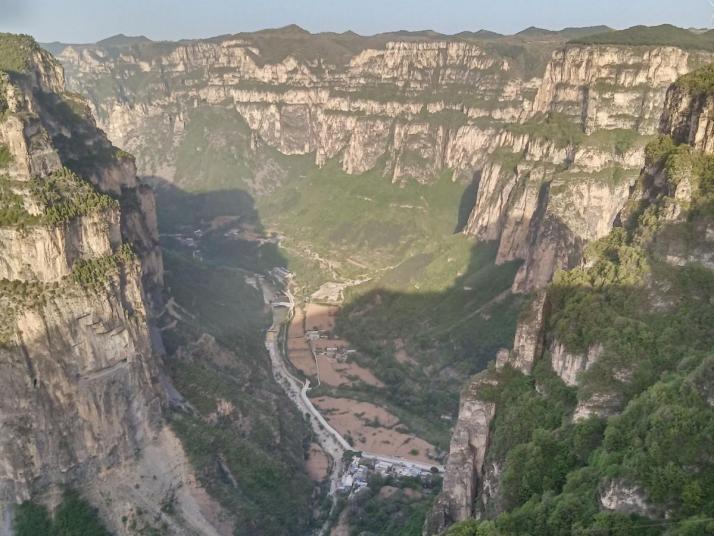 平顺神龙湾挂壁公路