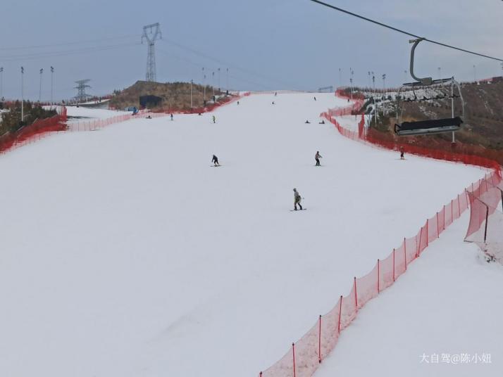 兰州龙山国际滑雪场图片