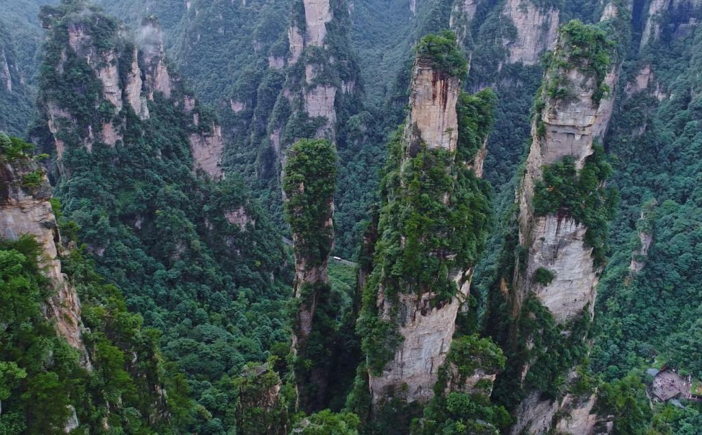 成都出发湘西6日深度自驾：酉阳桃花源-凤凰古城-张家界森林公园-天门山森林公园6日自驾游