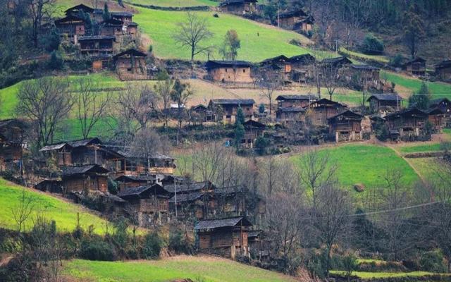 全国出发秘境滇西8天落地自驾：无量山樱花谷-腾冲银杏村-和顺古镇-彝人古镇-腾冲热海-诺邓古村8日落